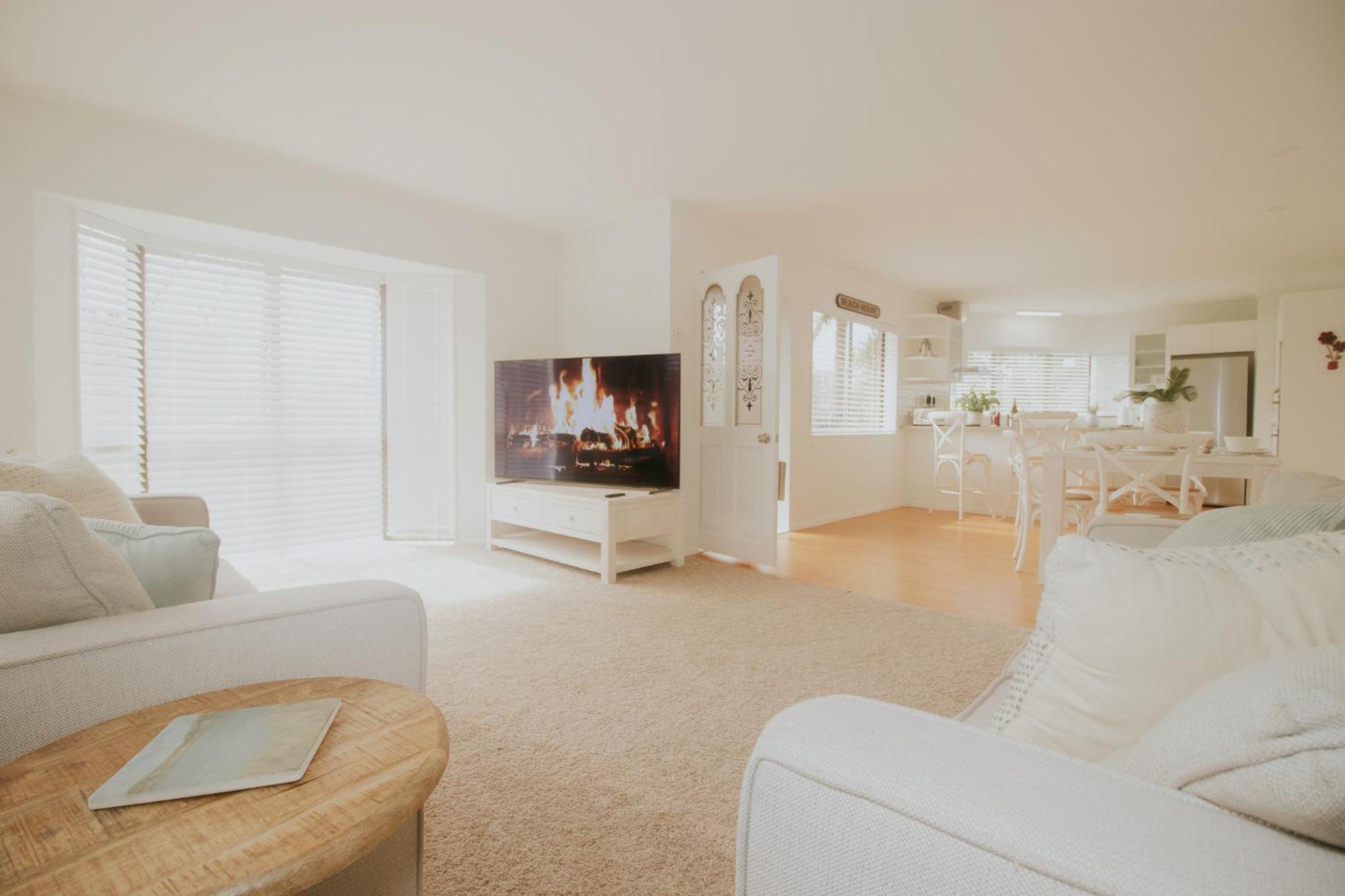 Salty Breeze Beach House Orewa Kültér fotó