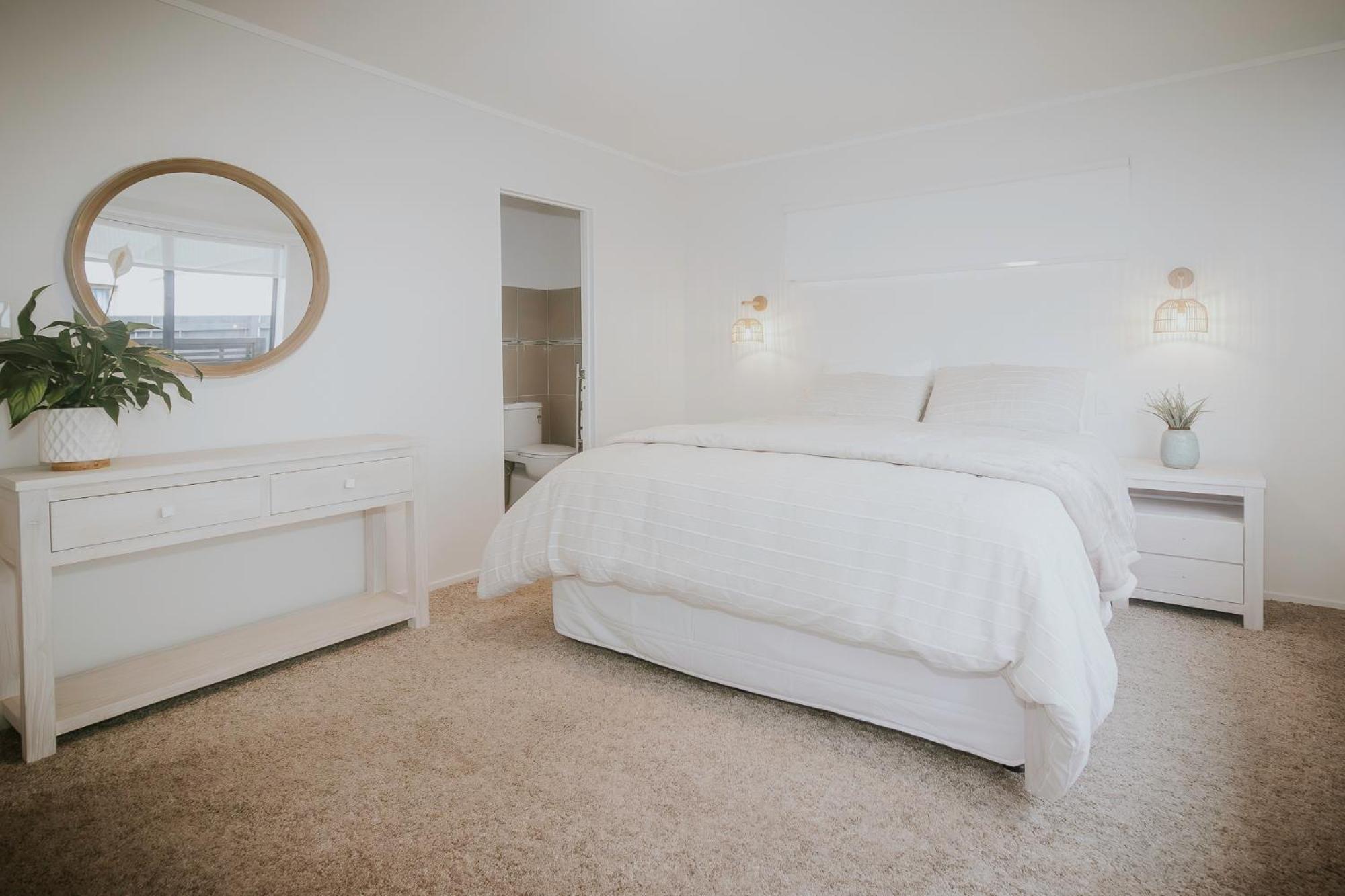 Salty Breeze Beach House Orewa Kültér fotó